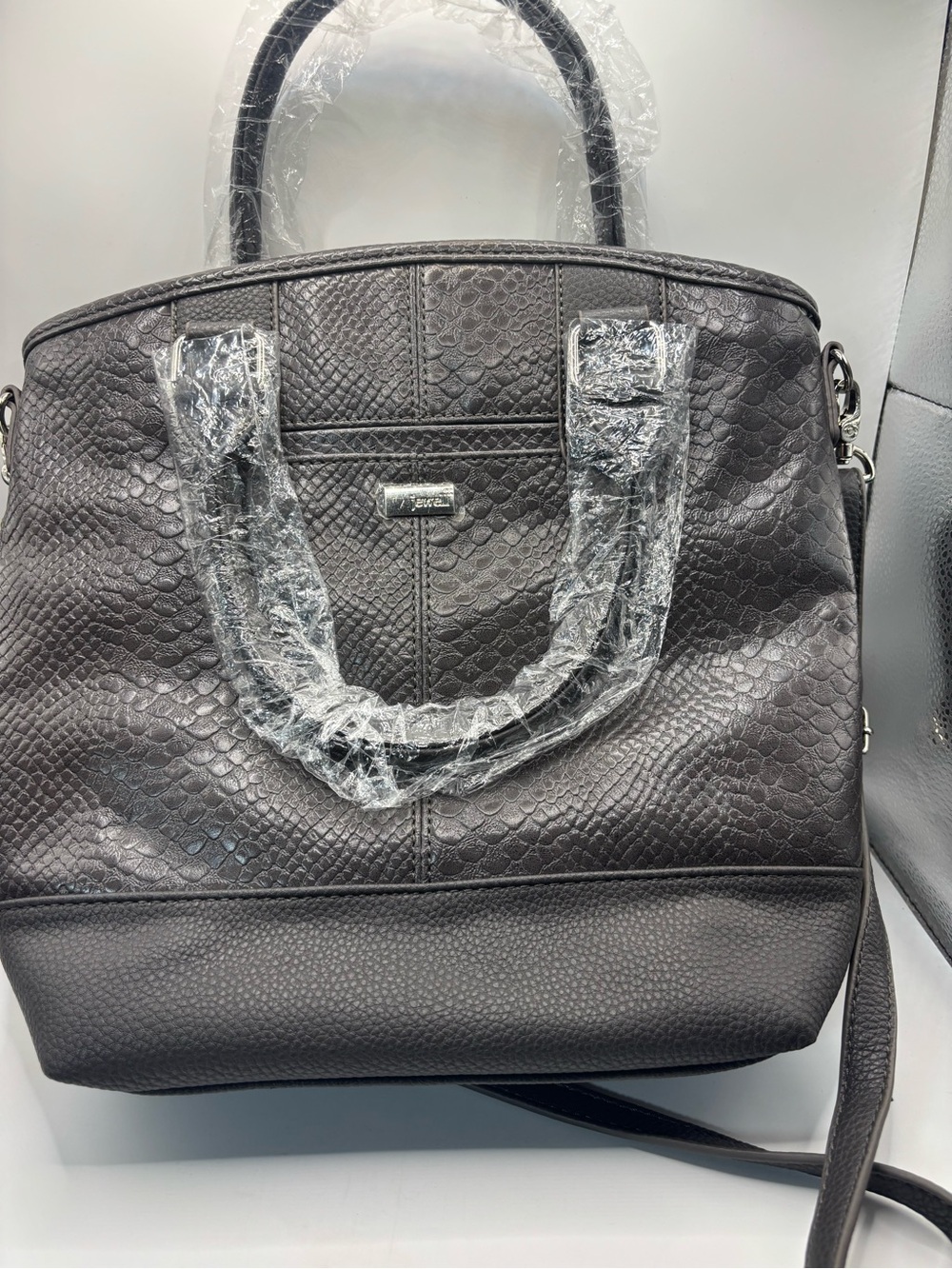 Thirty-One Jewell "Paris" Purse in the City Charcoal Snake colorway